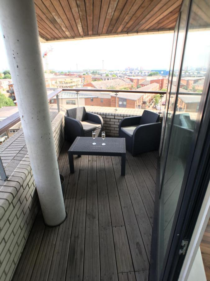 Luxury 2 Bed Penthouse Apartment Near Station Londres Exterior foto